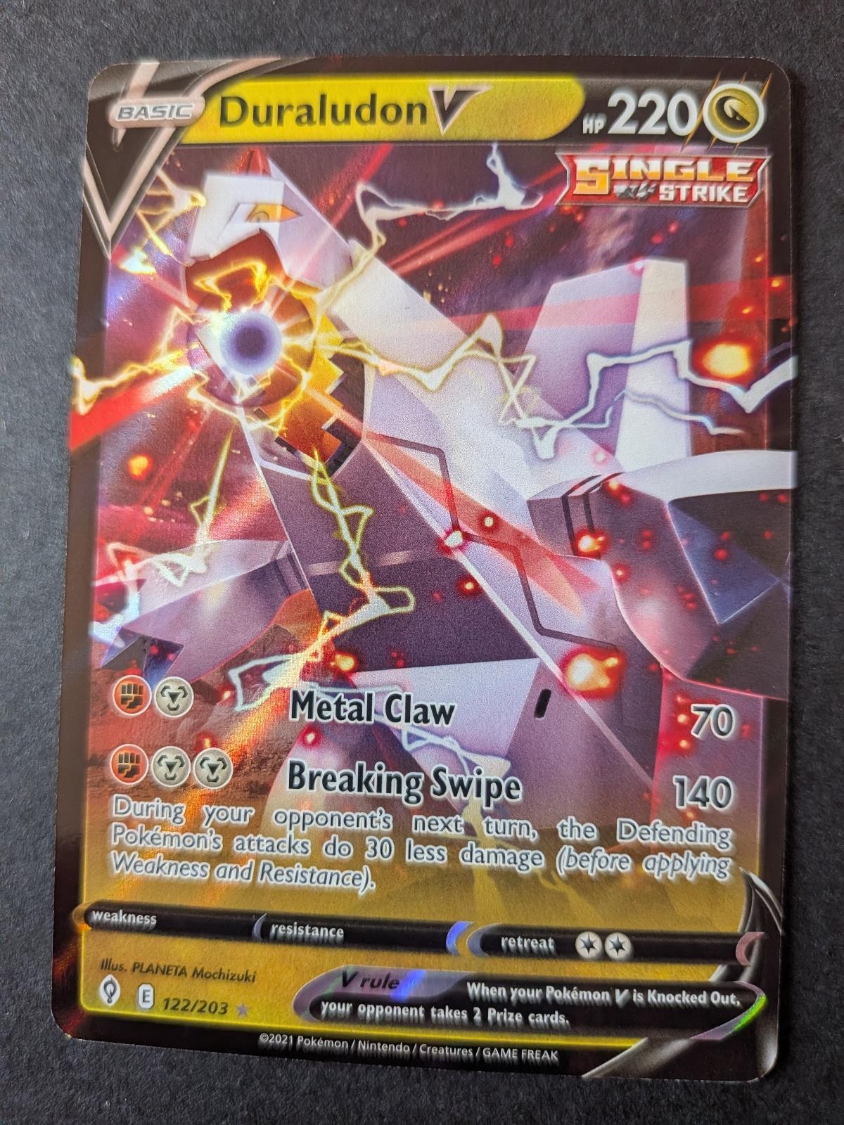 Duraludon V 122/203 Holo V Rare Evolving Skies Pokemon